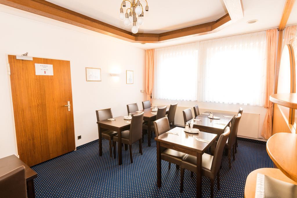 Hotel Am Friedensplatz Στουτγκάρδη Εξωτερικό φωτογραφία