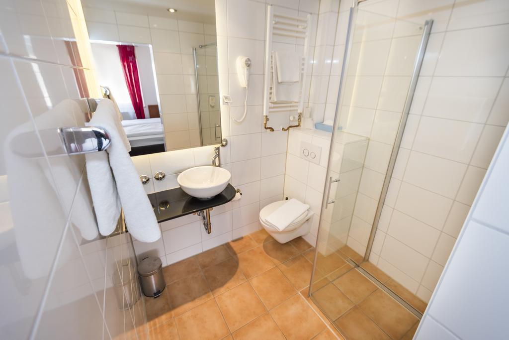 Hotel Am Friedensplatz Στουτγκάρδη Εξωτερικό φωτογραφία