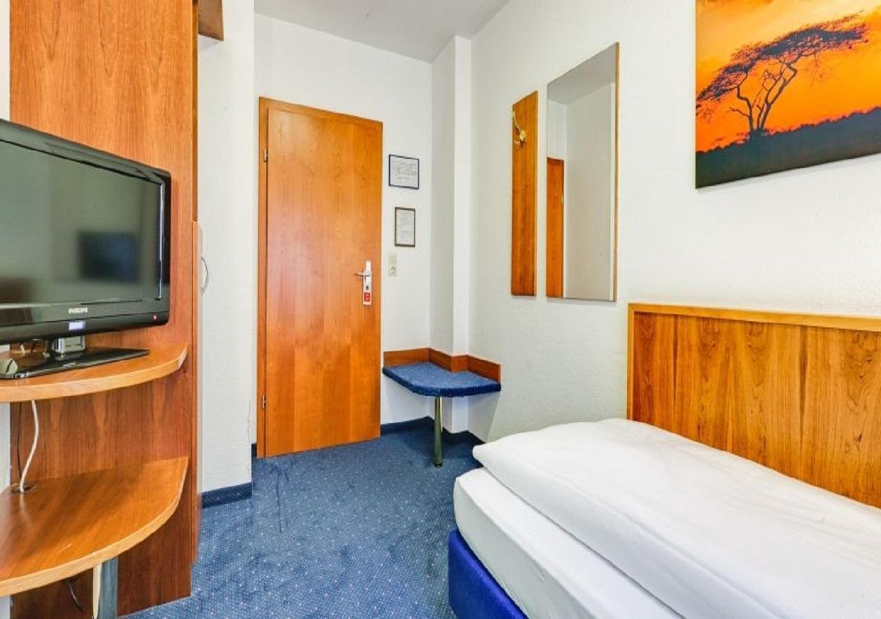 Hotel Am Friedensplatz Στουτγκάρδη Εξωτερικό φωτογραφία
